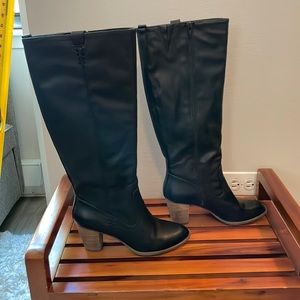 G. H. Bass black boots size 7